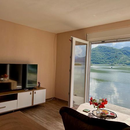 Lakeside Harmony Apartment Golubovci Luaran gambar