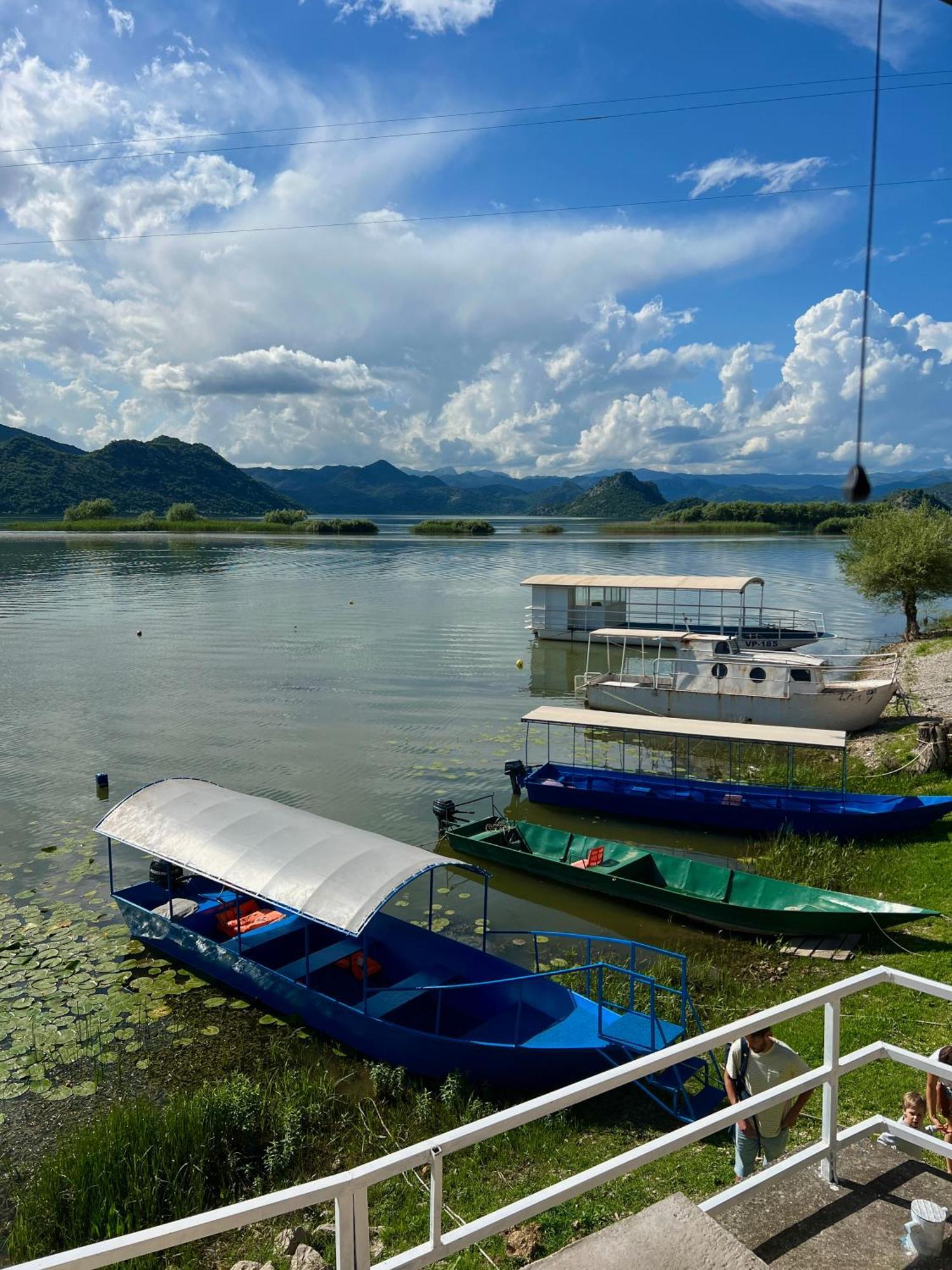 Lakeside Harmony Apartment Golubovci Luaran gambar