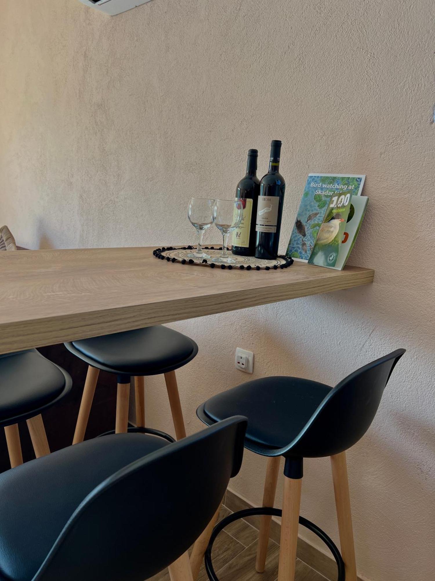 Lakeside Harmony Apartment Golubovci Luaran gambar
