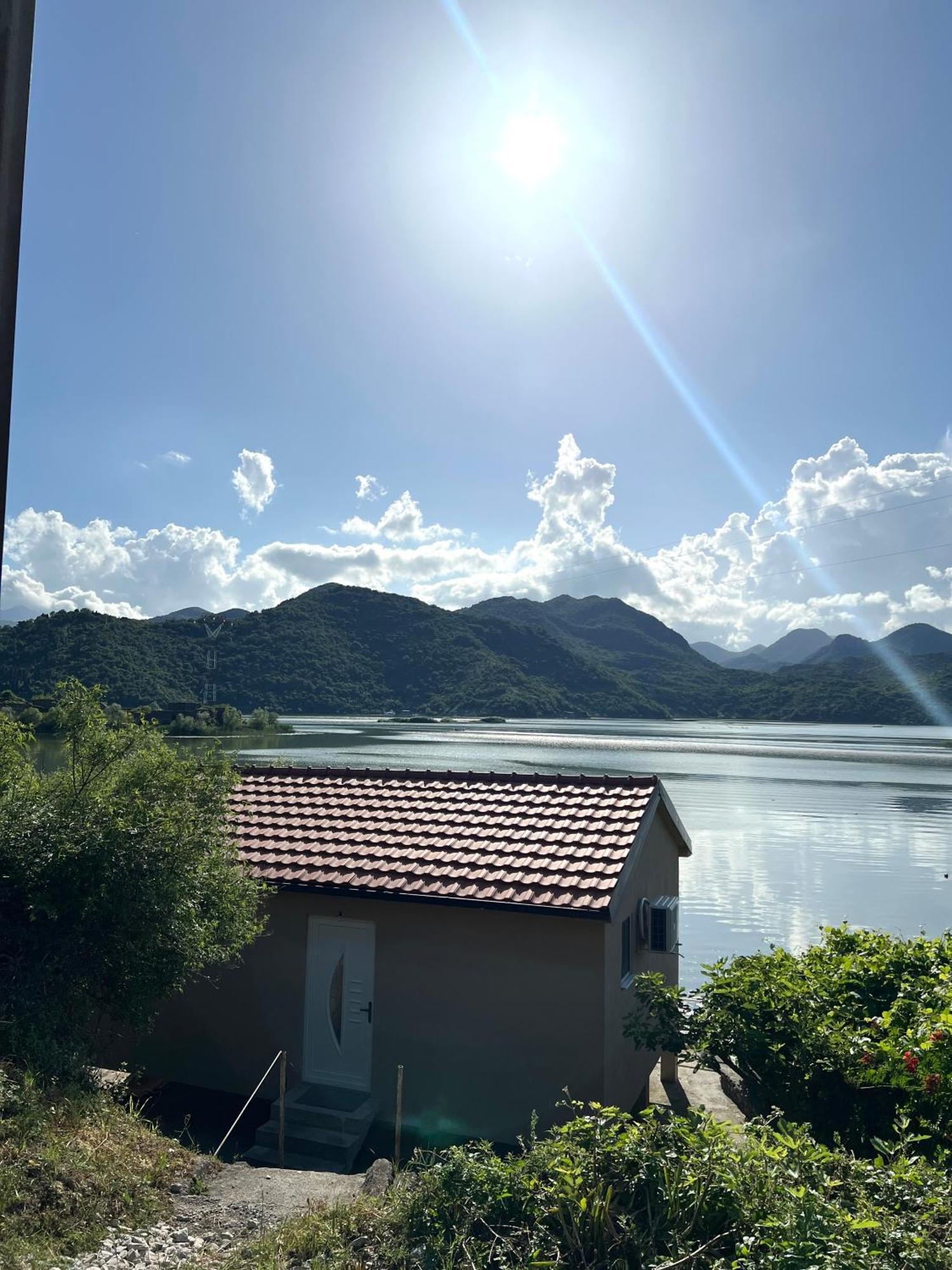Lakeside Harmony Apartment Golubovci Luaran gambar