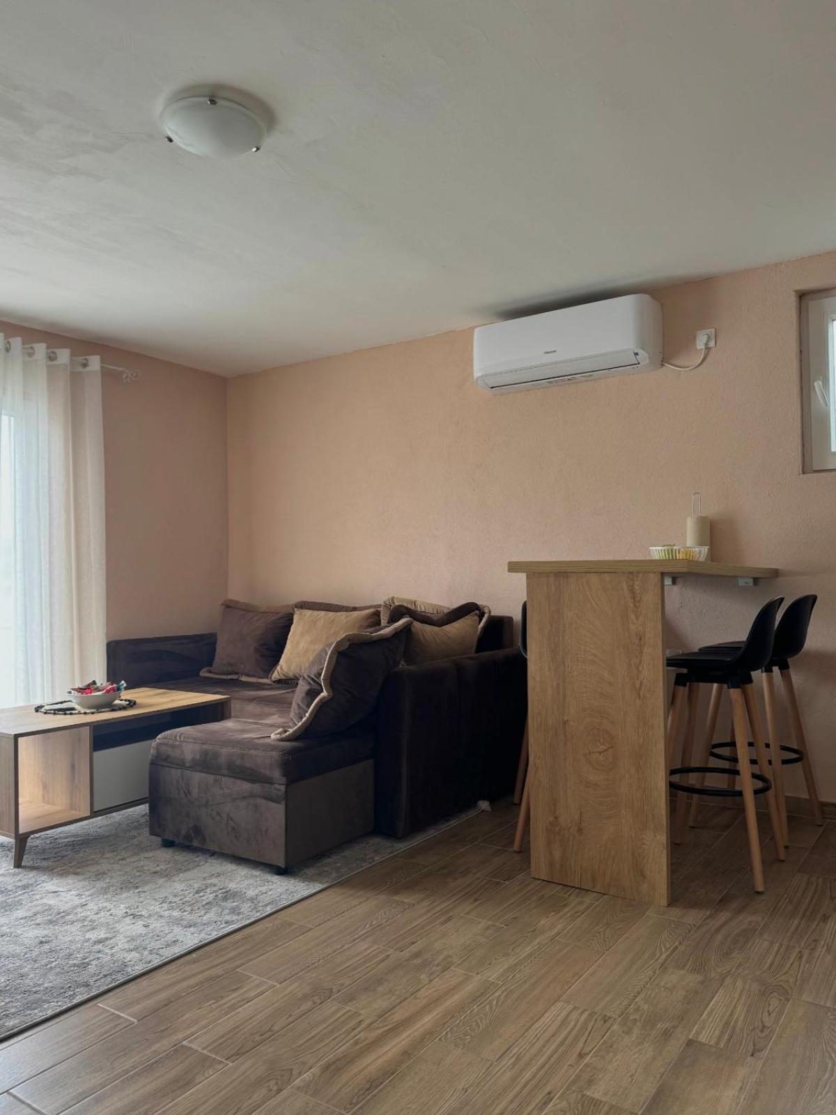 Lakeside Harmony Apartment Golubovci Luaran gambar